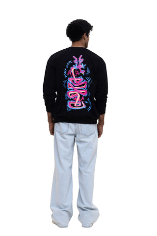 TURQTANG Divine Dragon Oversized Sweatshirt in Classic Black – Comfortable and expressive casual wear.