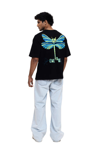 TURQTANG Dragonfly Oversized T-Shirt in Classic Black – Nature-inspired streetwear for bold style.