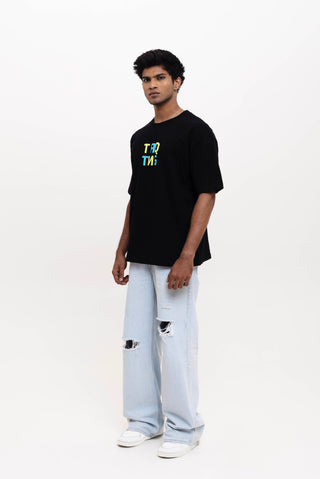 TURQTANG Dragonfly Oversized T-Shirt in Classic Black – Nature-inspired streetwear for bold style.