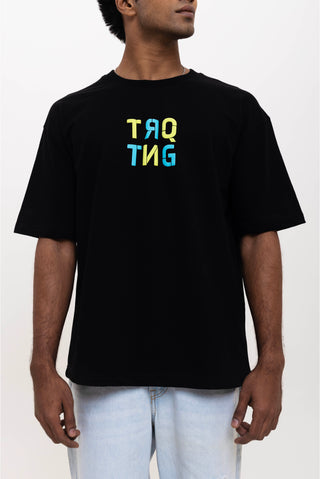 TURQTANG Dragonfly Oversized T-Shirt in Classic Black – Nature-inspired streetwear for bold style.